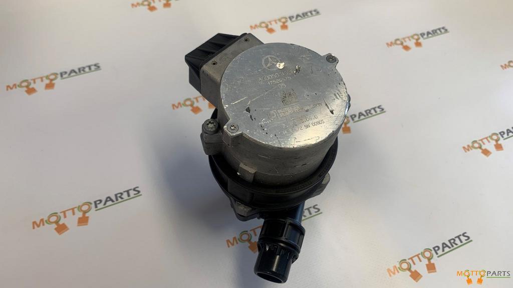 Mercedes Extra Waterpomp A C CLA GLC Klas W205 A0005001986, Ophalen of Verzenden, Gebruikt, Mercedes-Benz