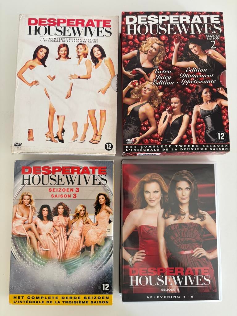 DVD box Desperate Housewives seizoen 1-3 + 5, Enlèvement ou Envoi, Utilisé, Coffret