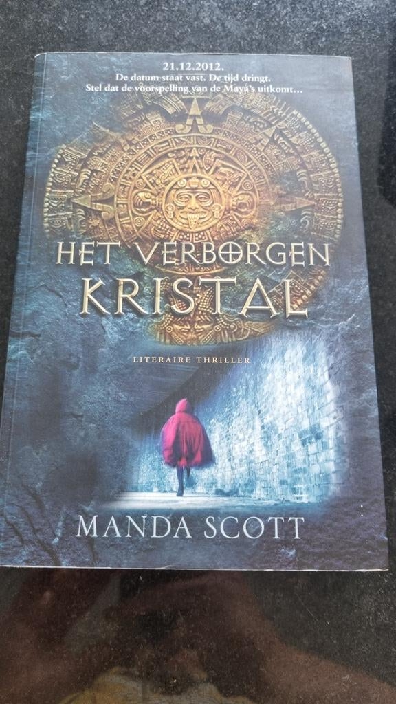 Michael Scott - Het verborgen kristal, Boeken, Ophalen of Verzenden, Zo goed als nieuw, Michael Scott
