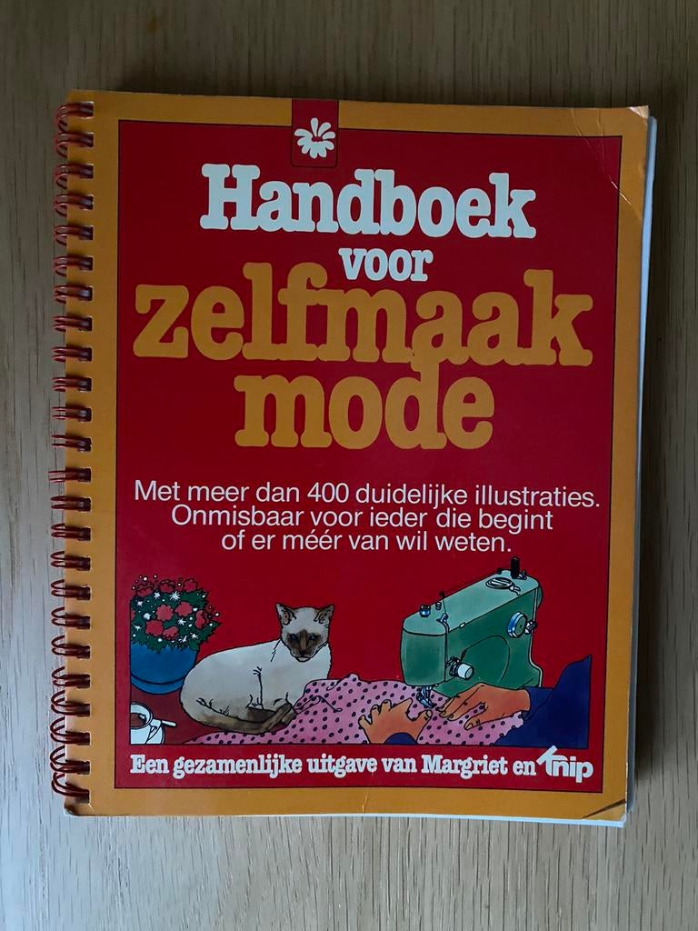 Handboek voor zelfmaakmode . Om zelf kleding te maken  🍄, Enlèvement ou Envoi, Comme neuf