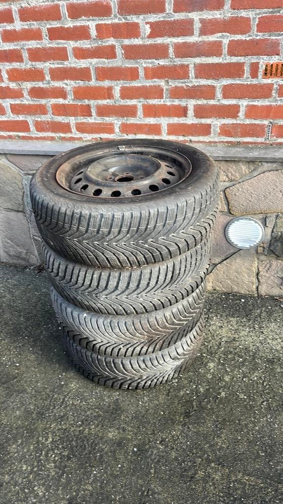 Vends Pneux sur jantes hiver, Enlèvement, Utilisé