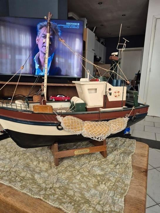Maquette de bateau de pêche en bois L'Espadon, Collections, Enlèvement, Utilisé