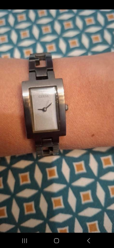 Guess dameshorloge, Ophalen, Zo goed als nieuw, Guess