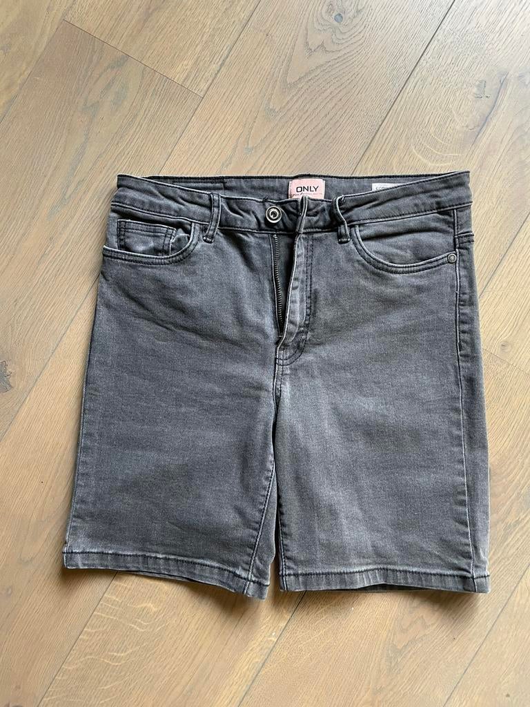 Jeans Short Only Grijs Maat 29, Only, Ophalen of Verzenden, Zo goed als nieuw, W28 - W29 (confectie 36)