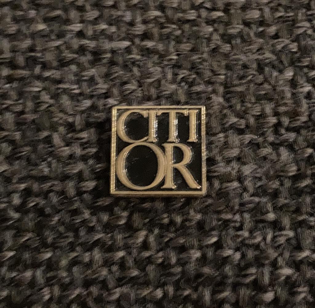 PIN - CITIOR - BODY ARMOUR - KOGELVRIJE VESTEN, Verzenden, Gebruikt, Merk, Speldje of Pin