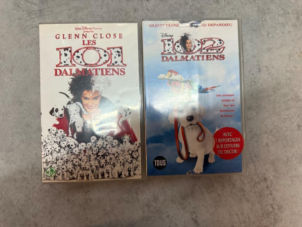 Lot 2 cassettes VHS Les Dalmatiens, Enlèvement ou Envoi, Dessin animé, Tous les âges, Comme neuf