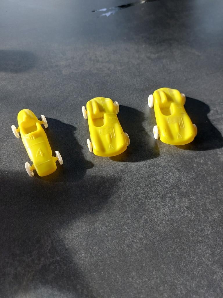 Plastic auto's, Hobby en Vrije tijd, Ophalen of Verzenden