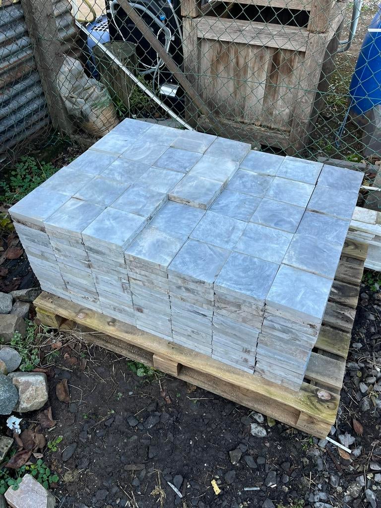 NIEUW +/- 12 m2 Blauwsteen 15x15x2,5cm, Doe-het-zelf en Bouw, Tegels, Ophalen, Hardsteen, Zo goed als nieuw, 10 m² of meer