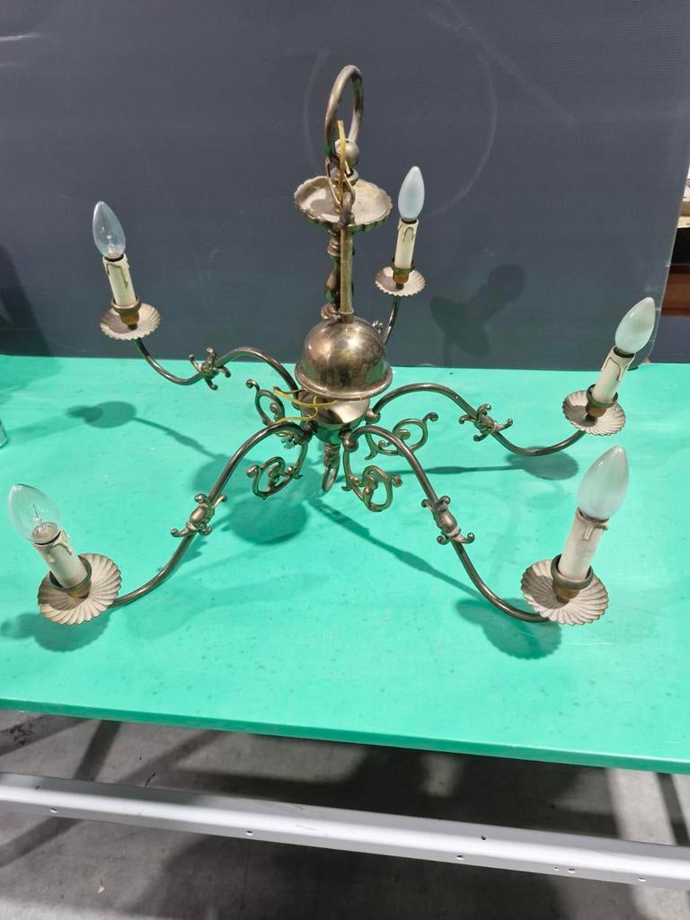Lustre en cuivre à décor de poissons à 5 lumières, Enlèvement