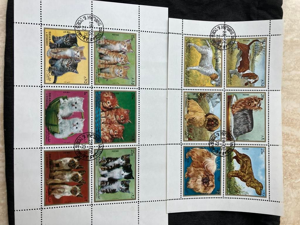 2 Vellen postzegels KATTEN + HONDEN., Postzegels en Munten, Ophalen of Verzenden