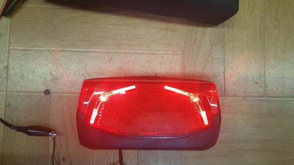 jw1321: achterlicht van Yamaha fiets of van Beyck, Ophalen of Verzenden, Zo goed als nieuw, Batterij, Achterlicht
