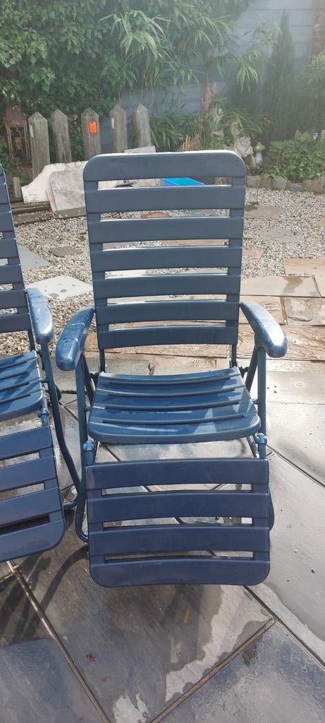 3 tuinstoelen waarvan 2 ligzetels, Ophalen, Gebruikt