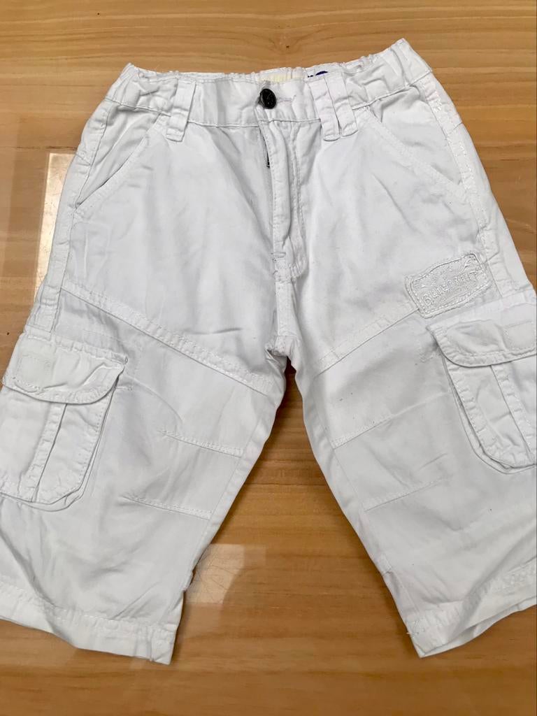 Witte short 104/110, Ophalen of Verzenden, Zo goed als nieuw, Jongen