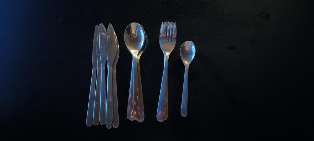 Ikea ménagère 24 couverts, Enlèvement, Comme neuf, Inox ou Chrome, Ensemble de couverts