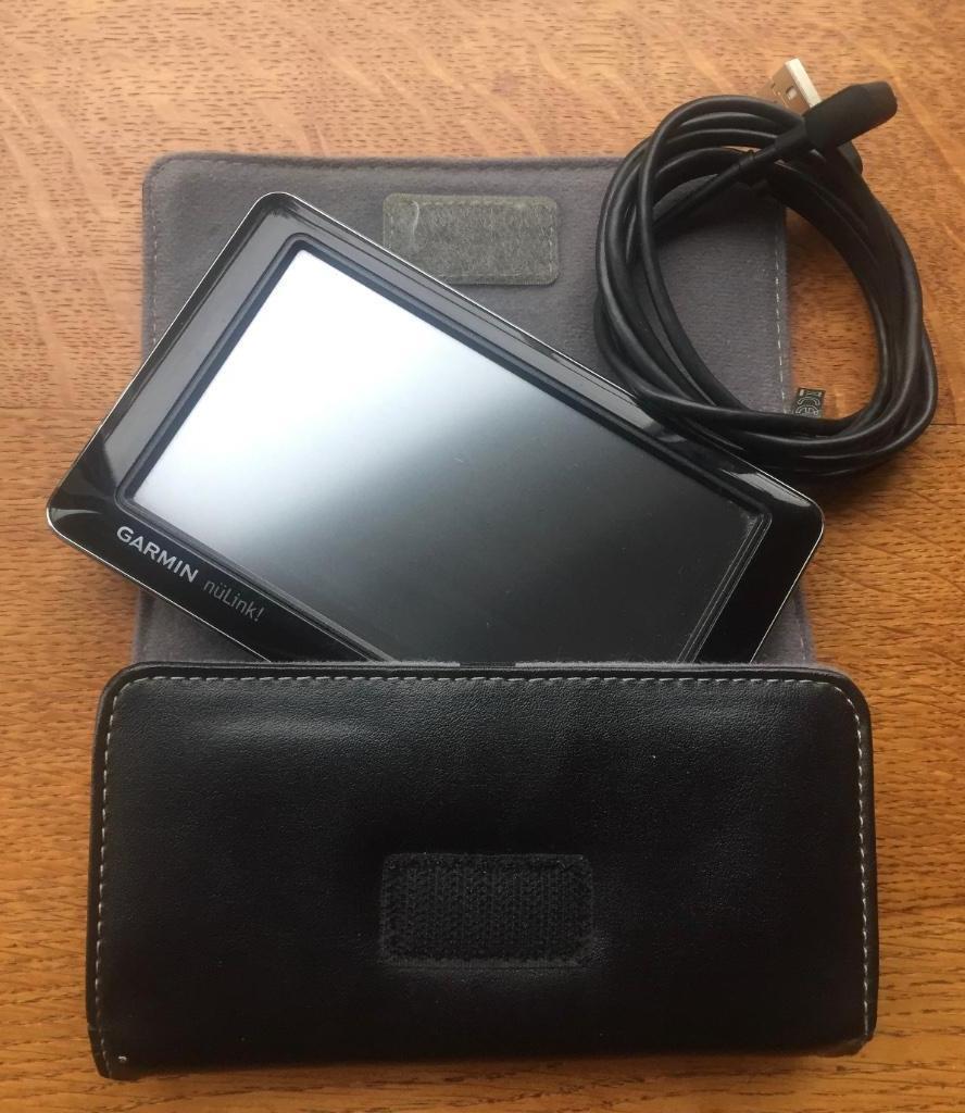 Garmin nüLink! LIVE 1695 met kabel en zwarte pochette, Auto diversen, Autonavigatie, Ophalen of Verzenden, Zo goed als nieuw