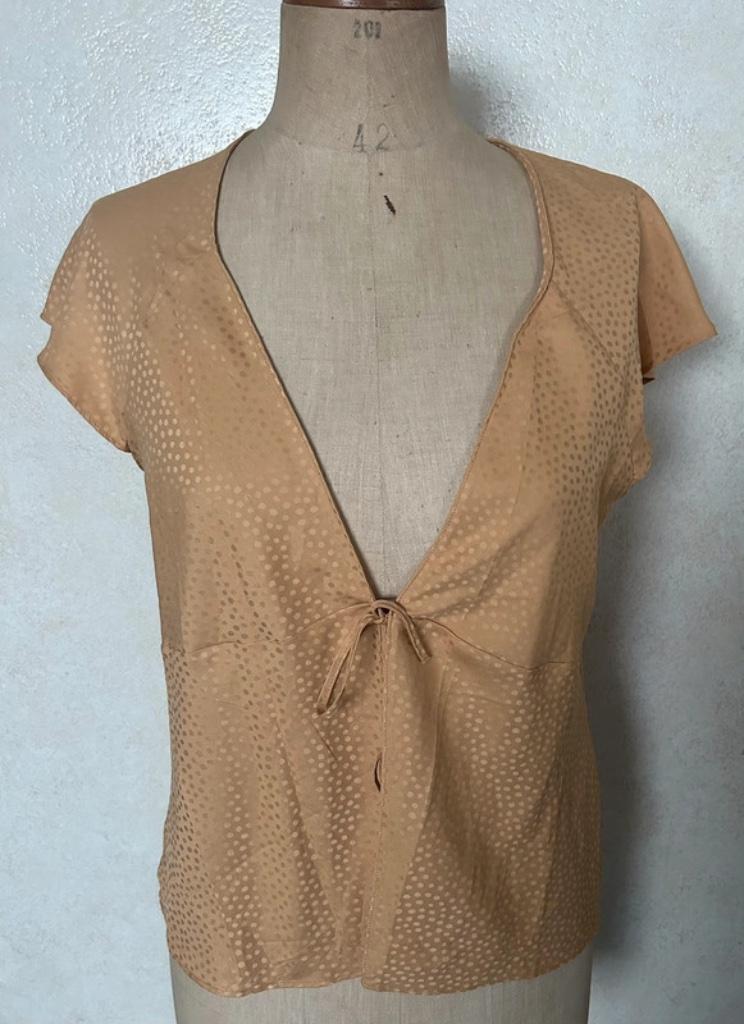 Okergele blouse met knoopje, Oysho, Envoi