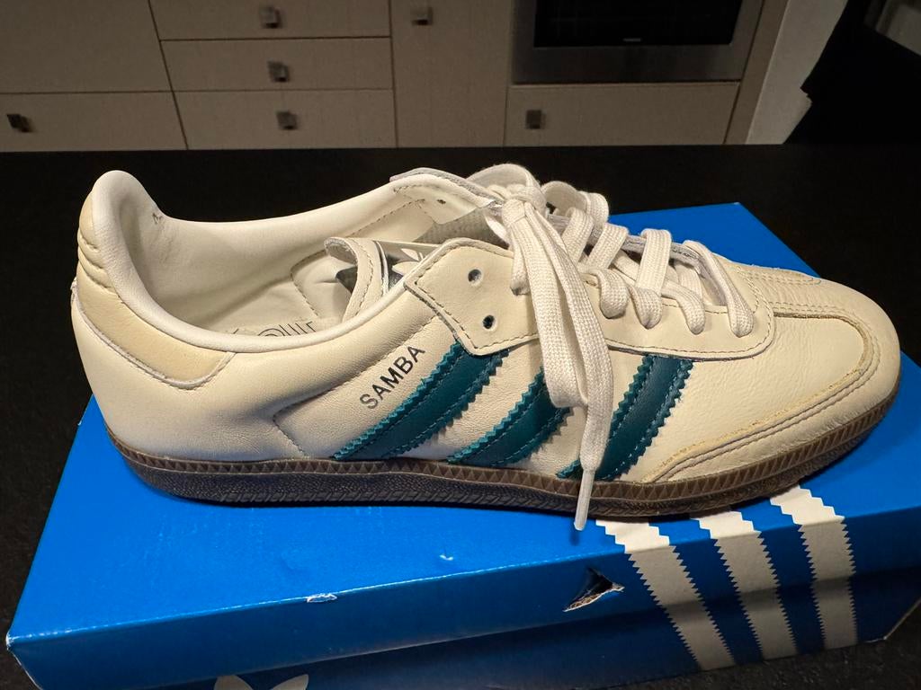 Nieuw! Adidas Samba maat 40 met extra groene vetzrs, Enlèvement ou Envoi, Comme neuf