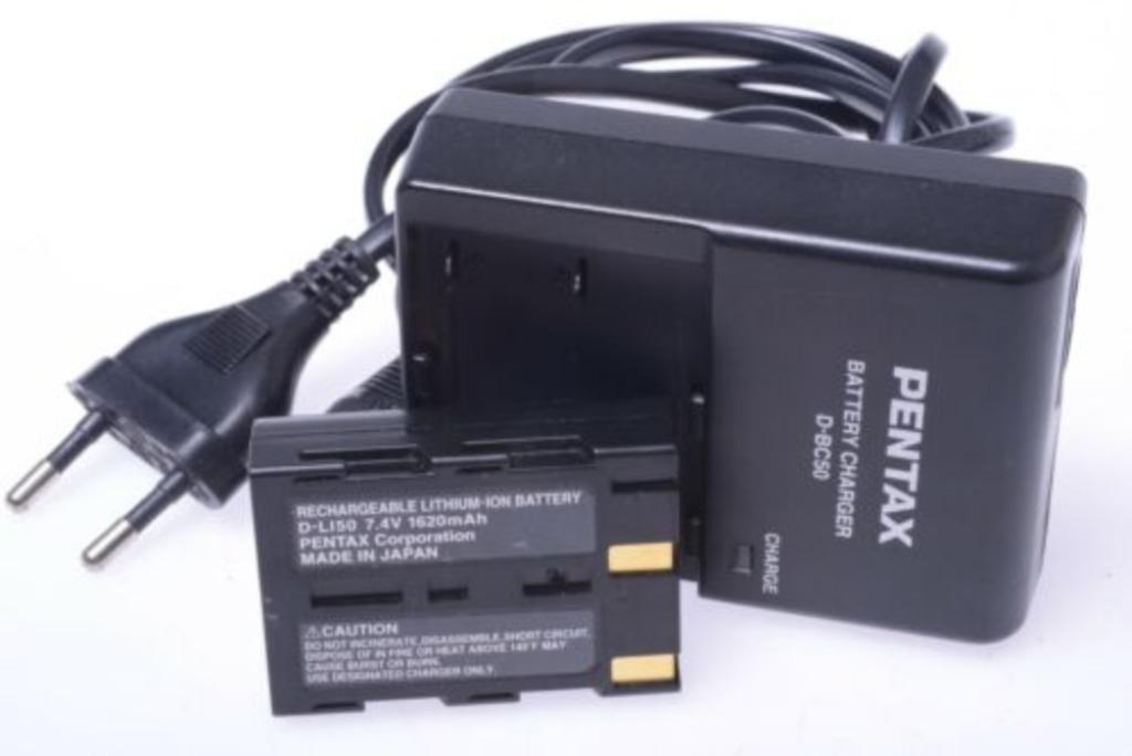 fototoestel lader pentax D-BC50 Litium-ion batterij, Ophalen of Verzenden, Gebruikt