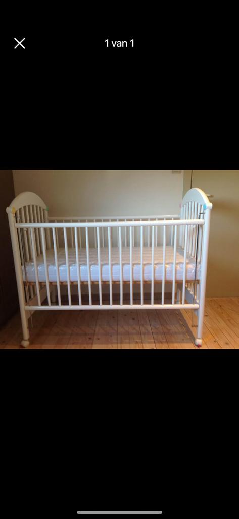 Babybedje met nieuwe matras, Ophalen, Zo goed als nieuw