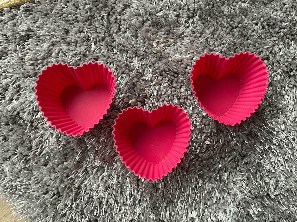 3 Silikomart moule à cupcake coeur 7 cm silicone rose, Hobby & Loisirs créatifs, Confection de Gâteaux & Cupcakes, Comme neuf