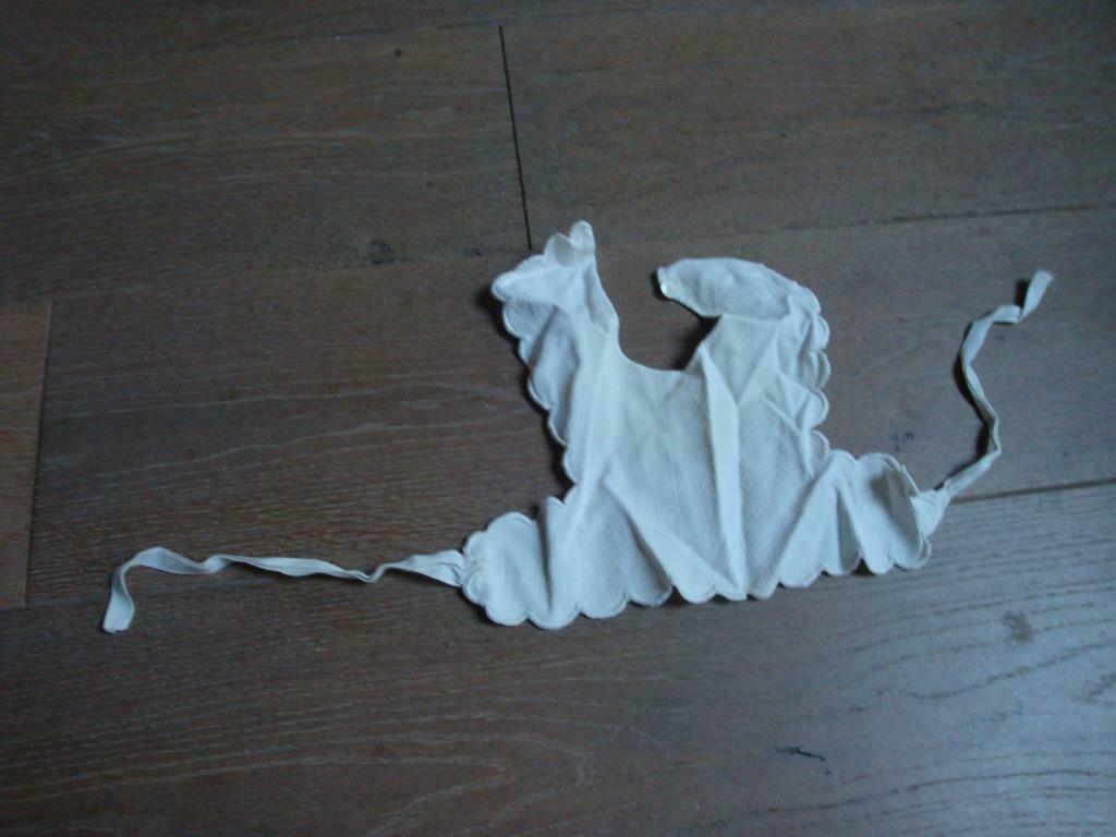 Ancien bavoir pour poupée jouet, Enfants & Bébés, Enlèvement ou Envoi
