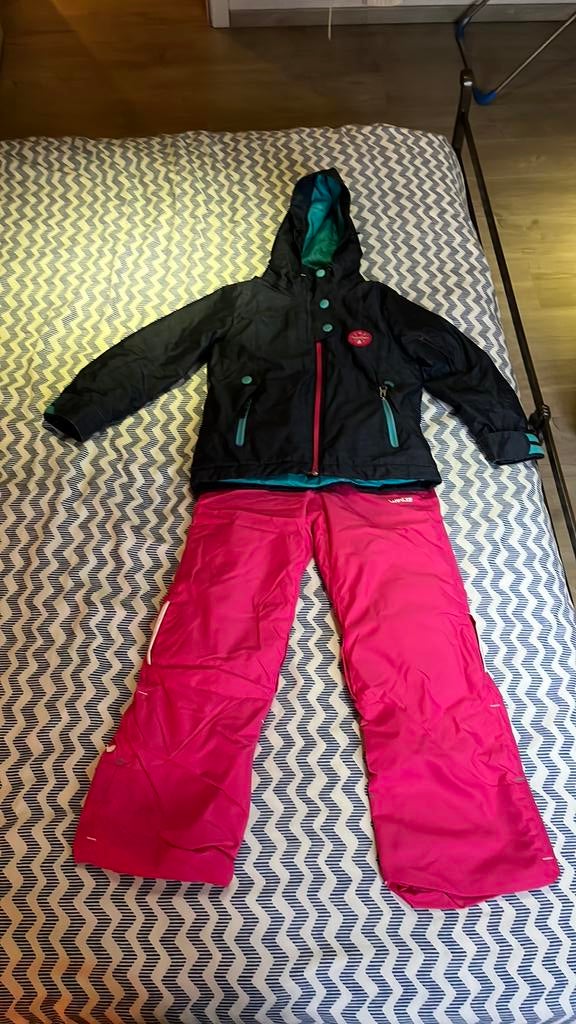 Ski jas en broek Wedze 6 jaar, Kleding | Dames, Wintersportkleding, Ophalen of Verzenden, Gedragen, Broek