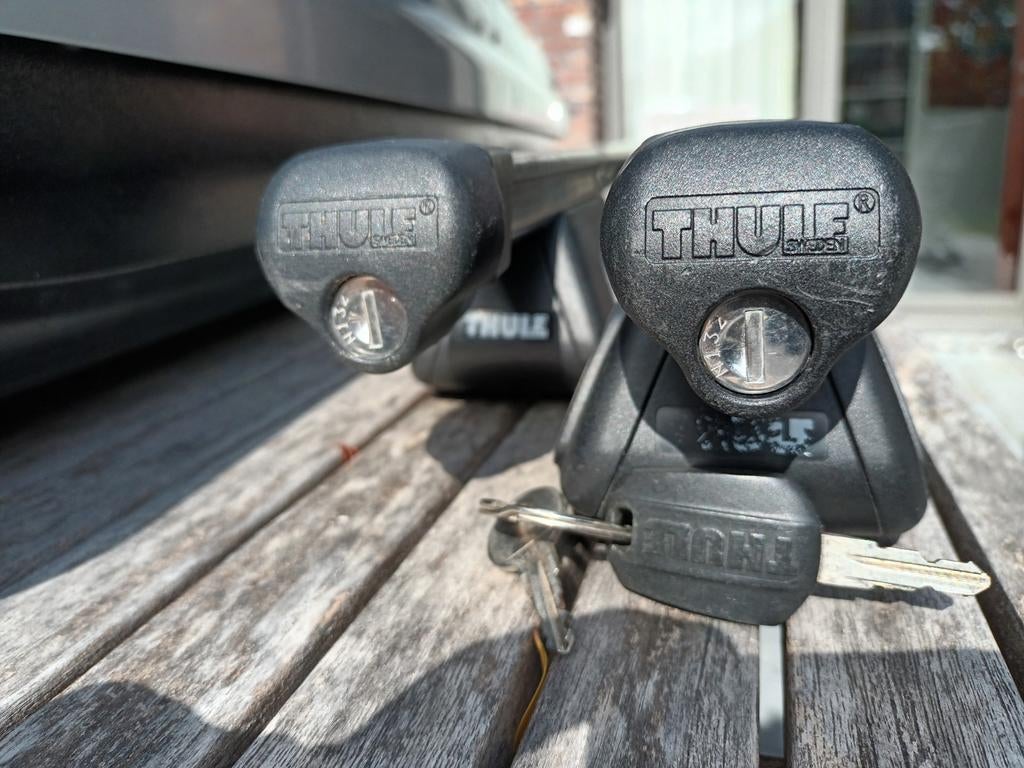 Barres de toit Thule sèrie 4912 - pour Opel, Autos : Divers, Porte-bagages, Enlèvement, Utilisé