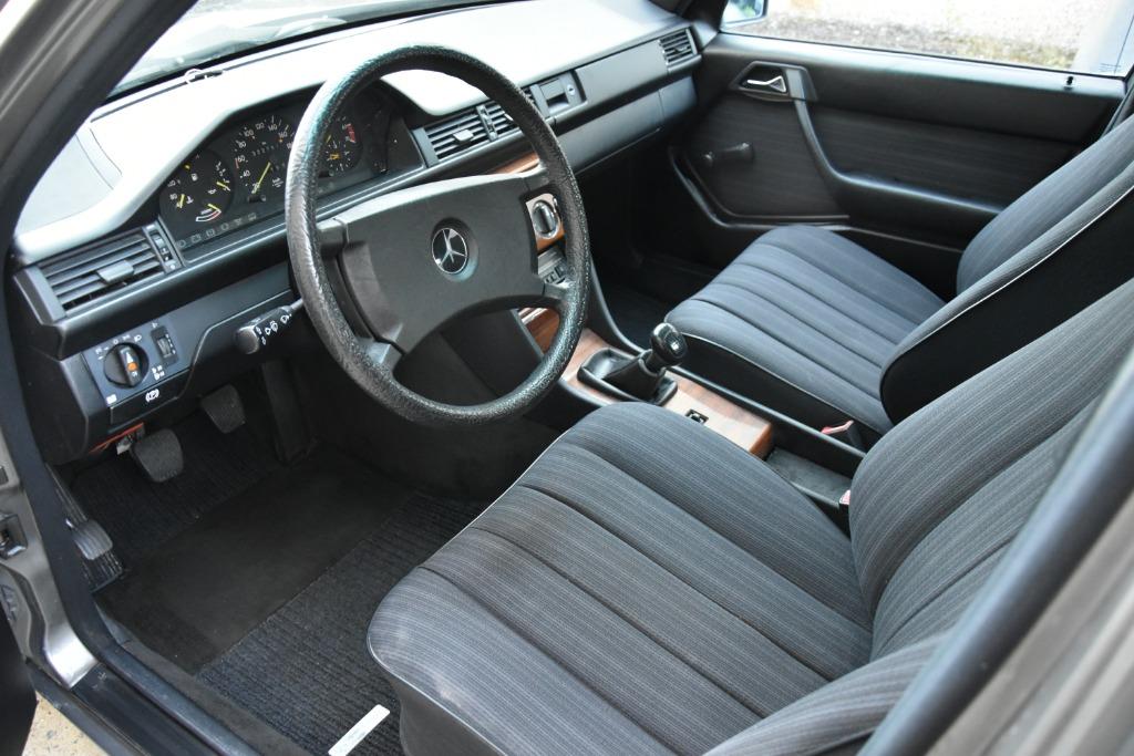 Mercedes-Benz E 230 Benzine Oldtimer Zeer Proper !, foto 11