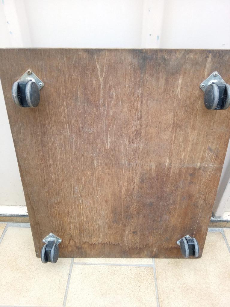 Houten stevige tablet op  wieltjes, Enlèvement, Utilisé