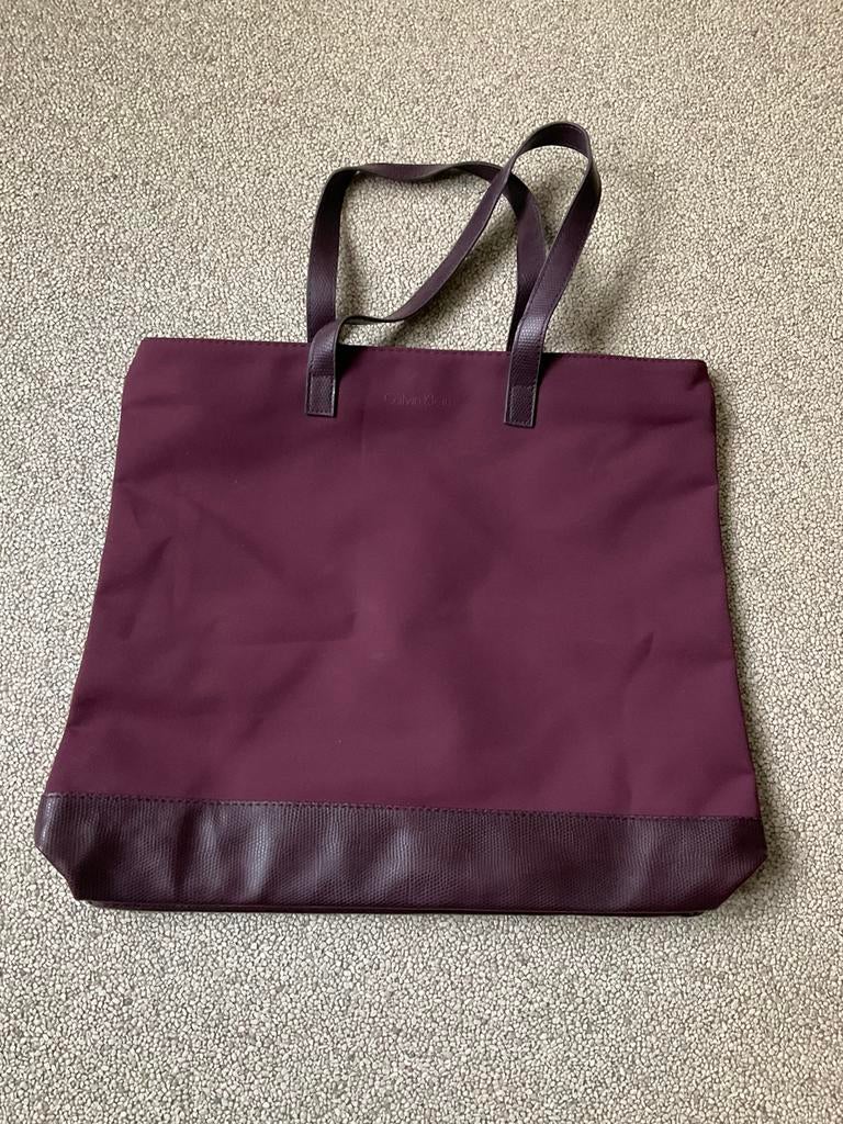 Calvin klein tote bag, Handtassen en Accessoires, Tassen | Damestassen, Ophalen of Verzenden, Zo goed als nieuw, Rood