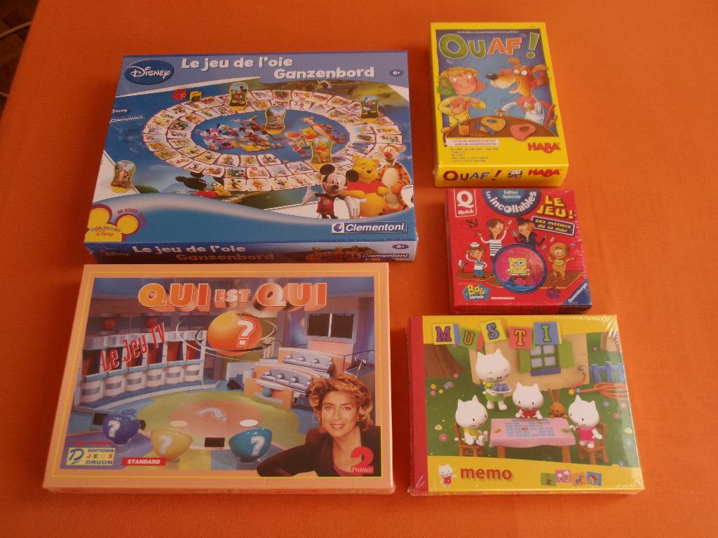LOT DE 5 JEUX DE SOCIETES - NEUFS SOUS CELLO !, Hobby en Vrije tijd, Gezelschapsspellen | Overige, Nieuw, Een of twee spelers