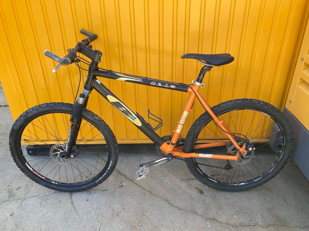 B1 be one mountainbike MTB met manitou vork en schijfremmen, Ophalen, Gebruikt