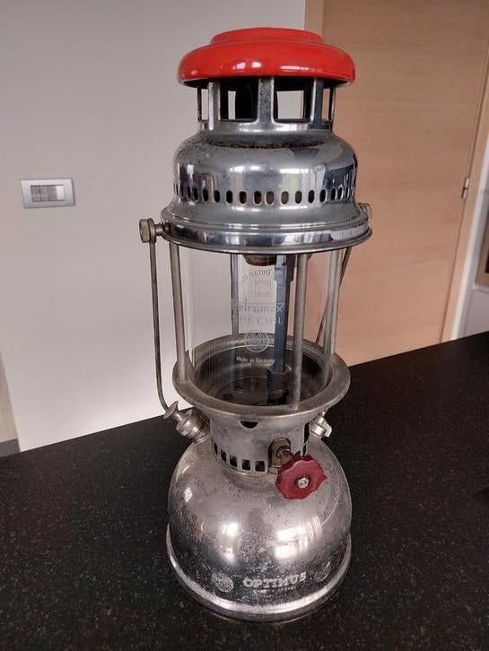 Antieke petroleumlamp, Enlèvement, Cuivre