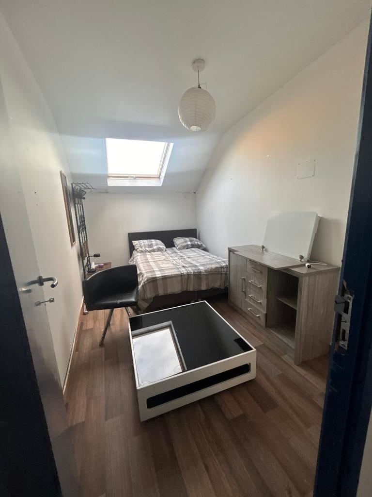 Chambre sans adresse à louer