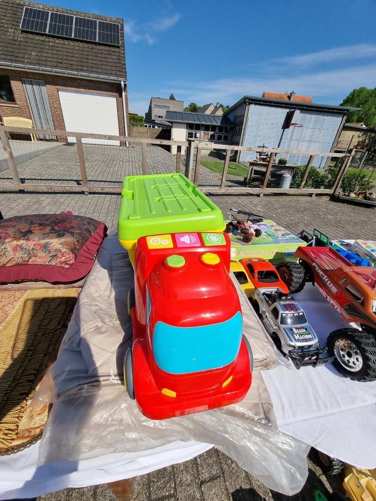 Speelgoed vrachtwagen met werkkist en geluiden, Ophalen, Zo goed als nieuw