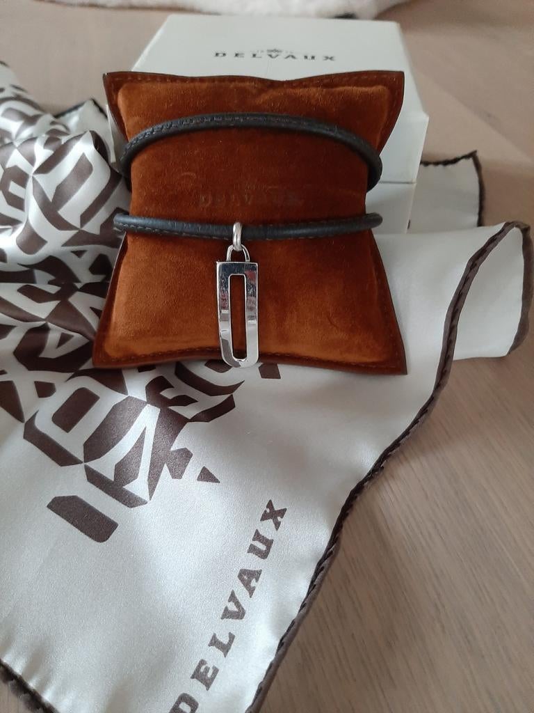 Lederen/zilveren ketting DELVAUX (nwpr 275eur), Handtassen en Accessoires, Kettingen, Verstelbaar, Bruin, Ophalen of Verzenden