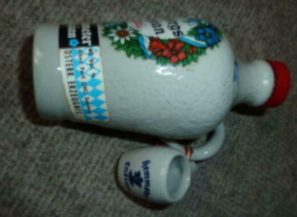 # stenen kruik + pul HEMMETER ENZIAN Gebirgs Enzian, Verzamelen, Biermerken, Ophalen of Verzenden, Gebruikt, Flesje(s), Overige merken