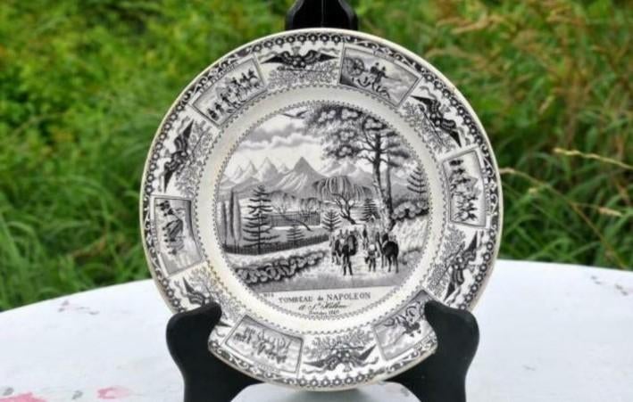 § assiette porcelaine de gien tombeau de napoleon (1), Enlèvement ou Envoi
