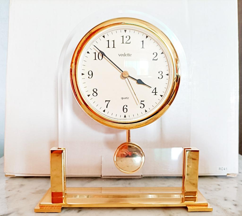 Pendule à poser à quartz en laiton doré et cristal VEDETTE, Neuf, Enlèvement ou Envoi, Moderne, Analogique