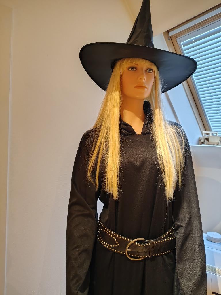 Robe de sorcière Morticia avec chapeau, Hobby & Loisirs créatifs, Enlèvement ou Envoi, Comme neuf, Costume