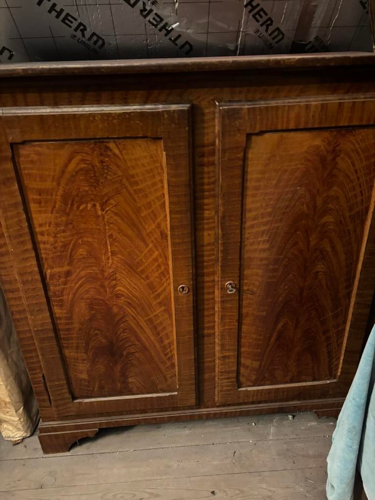 Antieke kast, Ophalen
