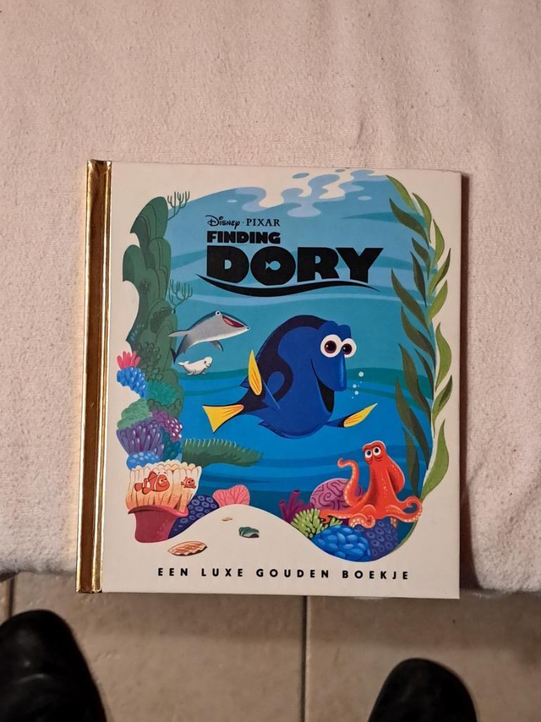 Disney finding dory een luxe gouden boekje, Ophalen of Verzenden