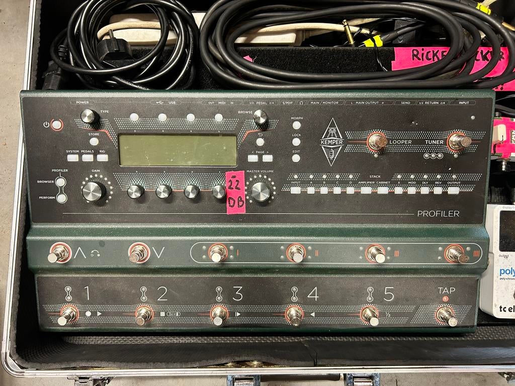 Kemper Stage + flightcase, Muziek en Instrumenten, Ophalen, Zo goed als nieuw