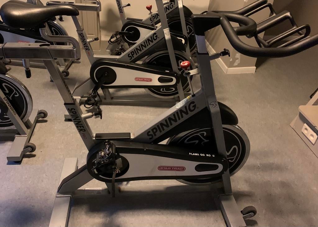 Velo de Spinning professionnel, Sports & Fitness, Enlèvement, Comme neuf, Vélo de spinning