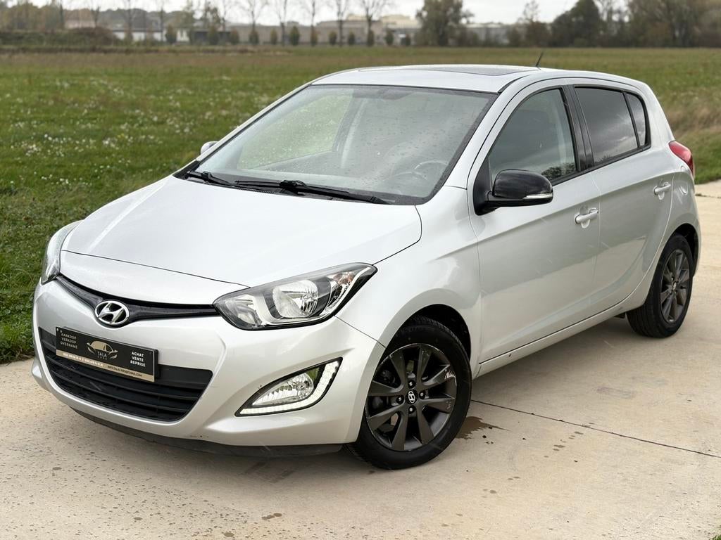 Hyundai I20 1.2i JANTES-AIRCO-TOIT OUVRANT-GARANTIE, Achat, Garantie prolongée, Boîte manuelle, Entretenue par le concessionnaire