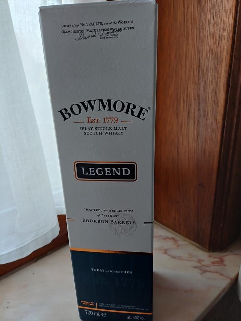 Bowmore  single  malt whisky 40%, Ophalen