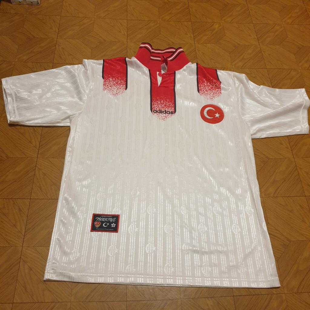 Tshirt Turkije elftal rond 2005 jaar L, Sport en Fitness, Voetbal, Maat L, Ophalen of Verzenden, Zo goed als nieuw, Overige typen