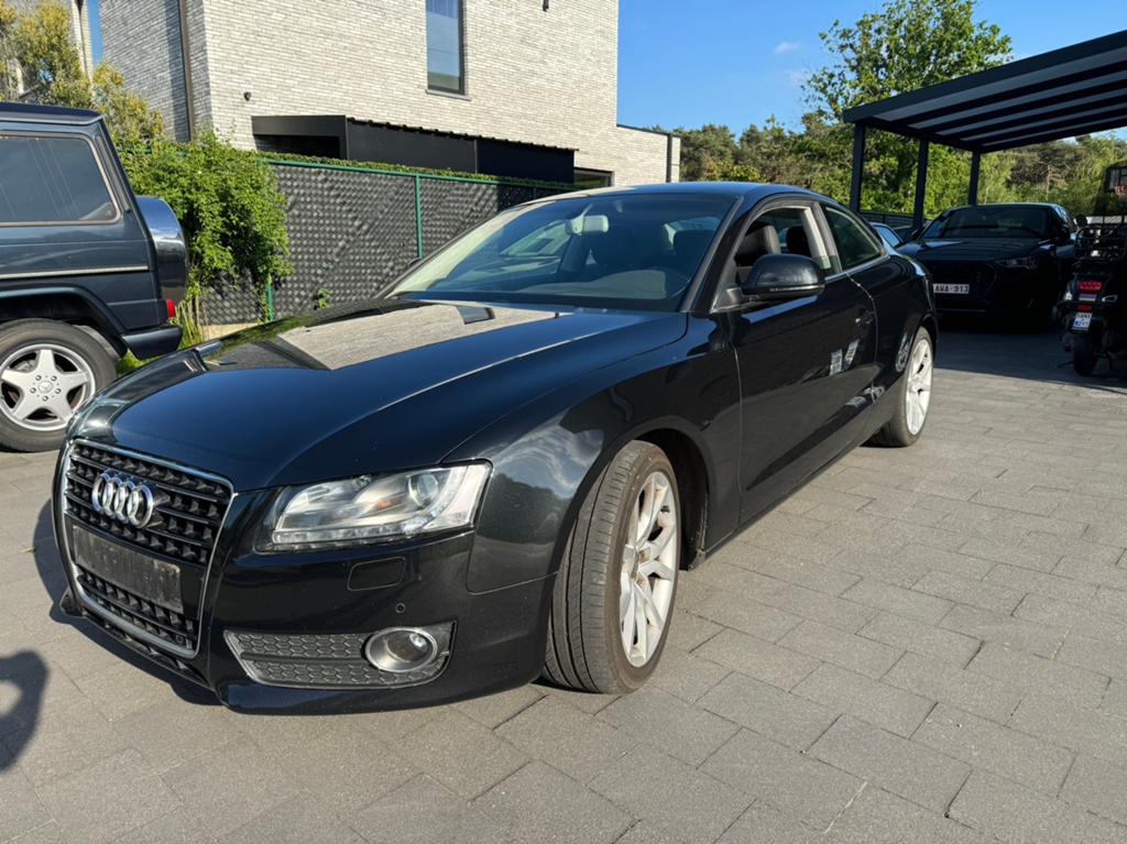 Audi A5 3.2 benzine bj 2007 km 97.136 kw 196 mooie auto!!!, Auto's, Audi, Zwart, Zwart, Bedrijf, Euro 4