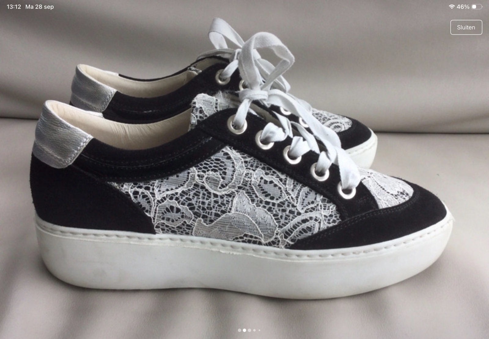 Dames sneakers zwart bezet met witte kant DL sport, Kleding | Dames, Zwart, Ophalen of Verzenden, Zo goed als nieuw, Sneakers