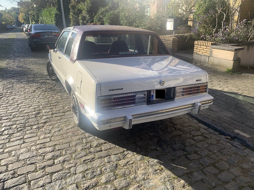Pontiac Phoenix LJ tweedehands uit het jaar 1981, Auto's, Automaat, Overige modellen, Wit, Overige kleuren